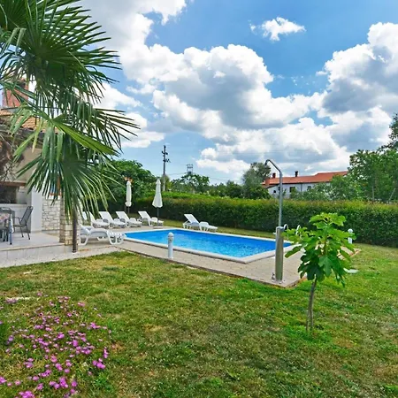 Casa de Férias Mit Privatpool Fuer 6 Personen Ca 115 Qm In Radetici, Istrien Binnenland Von Istrien Mofardini