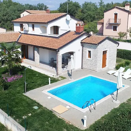 Casa de Férias Mit Privatpool Fuer 6 Personen Ca 115 Qm In Radetici, Istrien Binnenland Von Istrien *